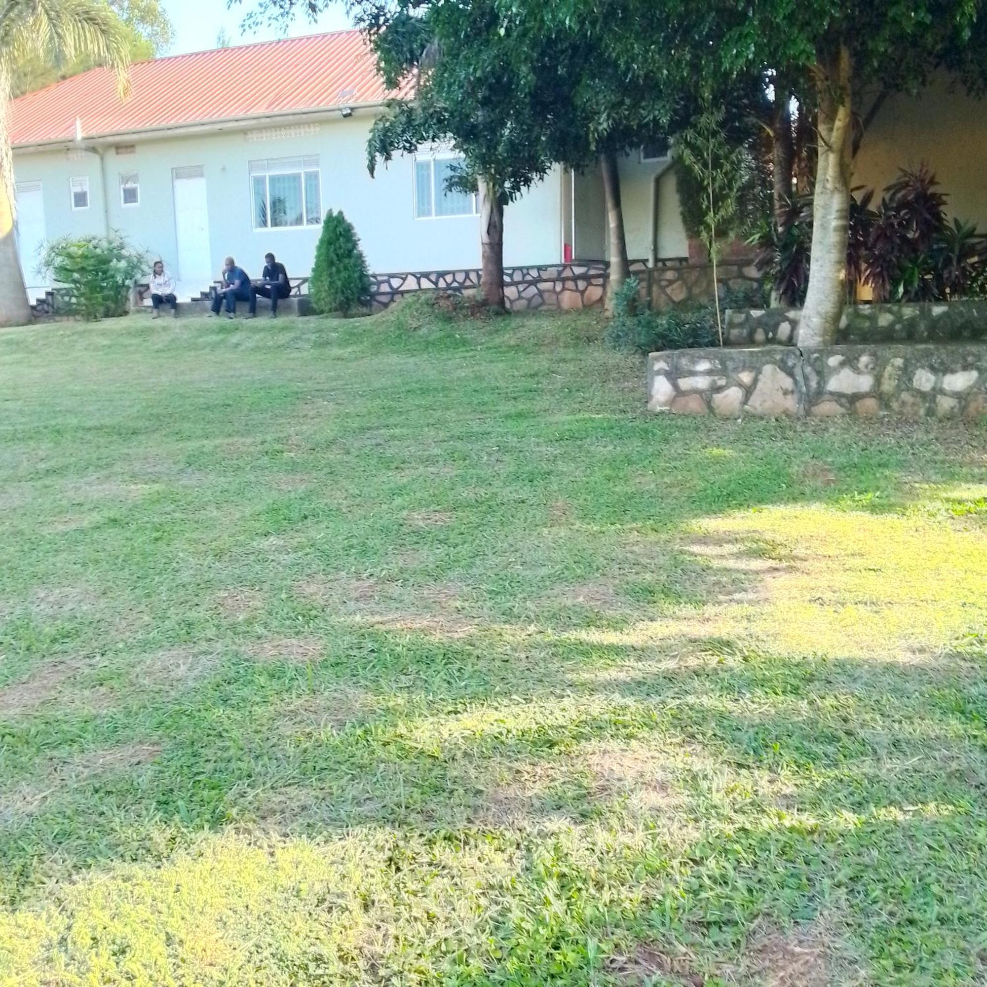 Airport Shoebill Hotel Entebbe Ngoại thất bức ảnh