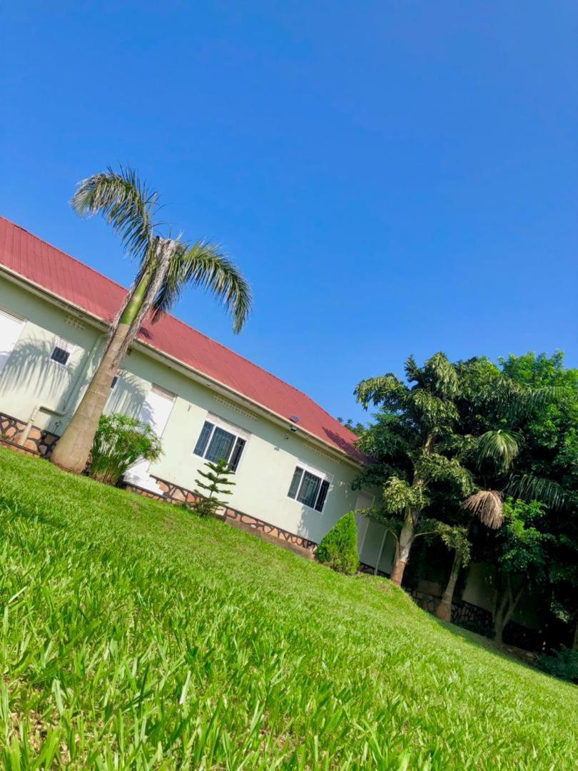 Airport Shoebill Hotel Entebbe Ngoại thất bức ảnh
