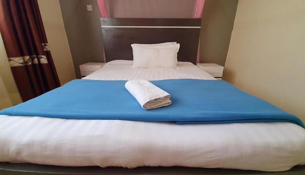 Airport Shoebill Hotel Entebbe Ngoại thất bức ảnh