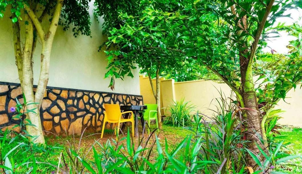 Airport Shoebill Hotel Entebbe Ngoại thất bức ảnh